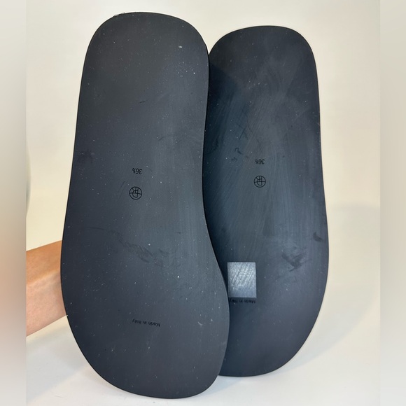 The Row Ginza Thong Sandals - Picture 7 of 7